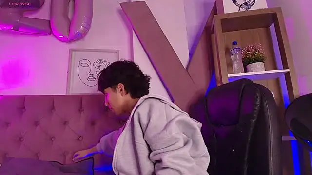 PepperTwink online show from December 20, 2025, 5:27 pm