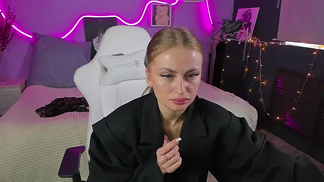 AnitaLamb online show from February 28, 2025, 11:47 am