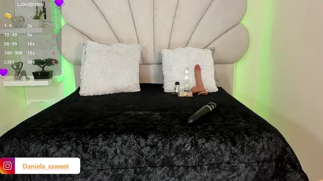 Danielaangelina online show from November 23, 2025, 6:23 am