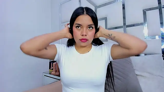 ZoeWan69 online show from October 8, 2025, 1:34 pm