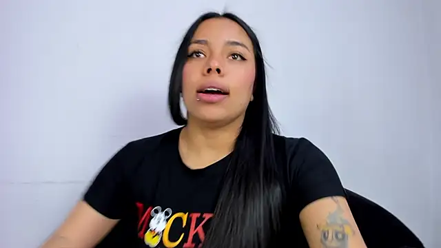 ZoeWan69 online show from November 12, 2025, 12:09 pm