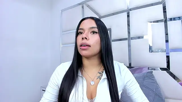 ZoeWan69 online show from March 8, 2026, 1:47 pm