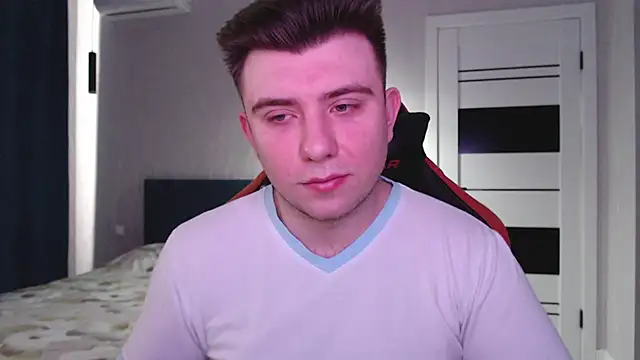 honey furry online show from March 13, 2026, 4:50 am