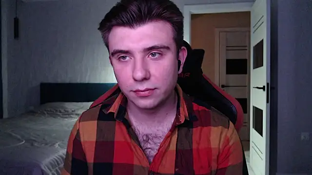 honey furry online show from September 20, 2025, 10:26 pm