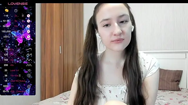 Cute  Nana online show from November 18, 2025, 2:27 am