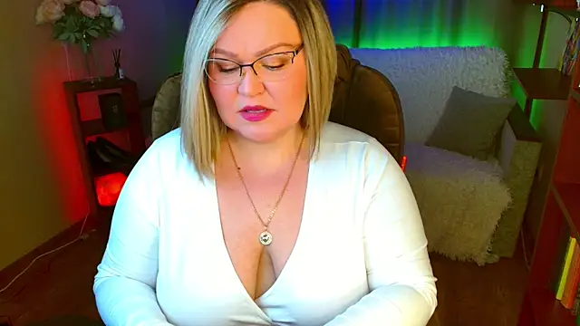 Vivien  wet online show from November 15, 2025, 2:43 pm