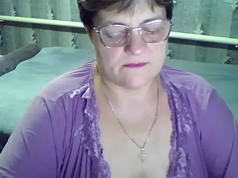 ElzaJewel online show from November 26, 2025, 8:09 pm