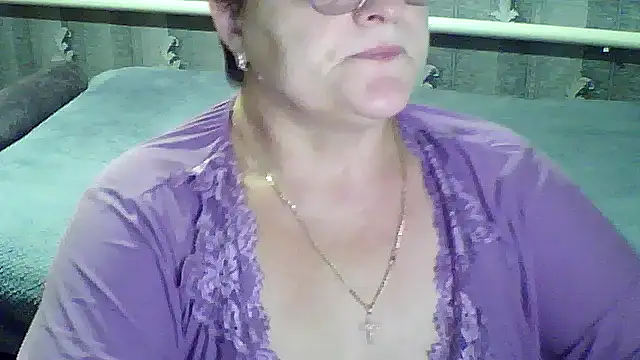 ElzaJewel online show from November 19, 2025, 7:14 pm