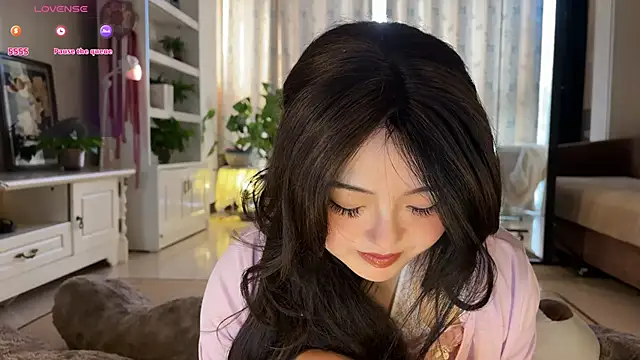 nanaliu6 online show from November 25, 2025, 2:12 am