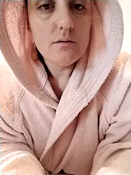 PrincessEileen89 online show from November 13, 2025, 9:02 am