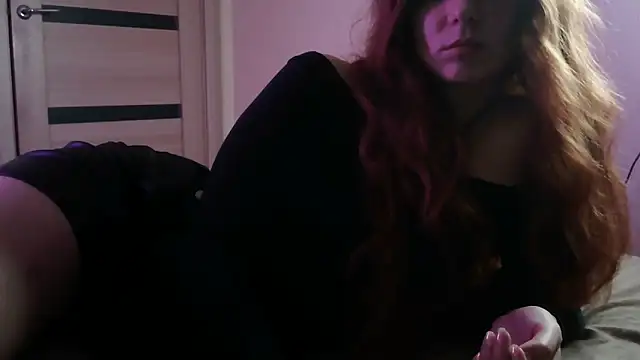 Snapshot of _AliceOwen_ chatting on March 13, 2025, 8:11 pm AliceOwen online show from March 13, 2025, 8:11 pm