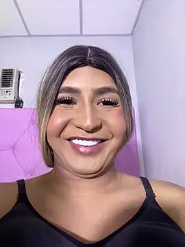 Snapshot of Megan2077 chatting on February 10, 2025, 11:34 pm Megan2077 online show from February 10, 2025, 11:34 pm