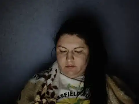 KiraSwee online show from September 28, 2025, 9:55 pm