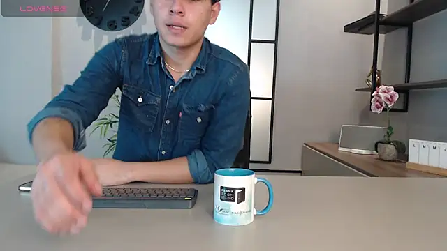 Snapshot of Gabriell_ramirez chatting on March 1, 2025, 4:47 am Gabriell ramirez online show from March 1, 2025, 4:47 am