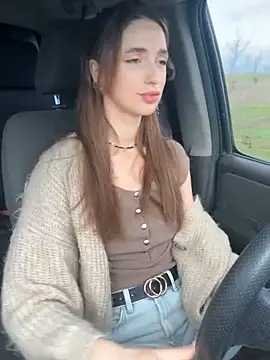 Maria Moonlight online show from December 4, 2025, 9:52 am