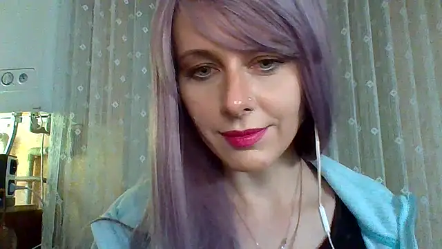 Snapshot of LuminousLady chatting on February 17, 2025, 10:49 pm LuminousLady online show from February 17, 2025, 10:49 pm