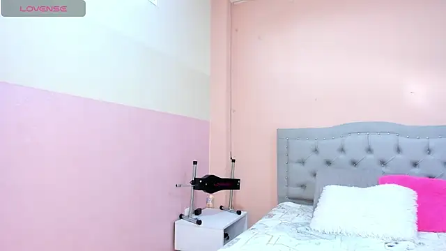 littletammy4u  online show from November 5, 2025, 12:08 pm