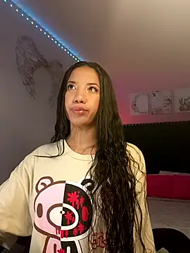 SallyWhitee online show from April 7, 2026, 6:15 am