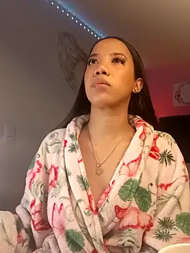 SallyWhitee online show from March 22, 2026, 4:49 am