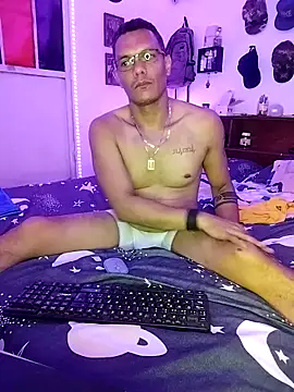 Snapshot of XhaseFoX chatting on March 5, 2025, 5:29 am XhaseFoX online show from March 5, 2025, 5:29 am