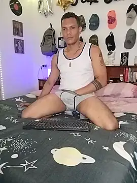 Snapshot of XhaseFoX chatting on March 9, 2025, 3:01 am XhaseFoX online show from March 9, 2025, 3:01 am