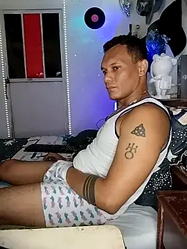 Snapshot of XhaseFoX chatting on March 8, 2025, 3:17 am XhaseFoX online show from March 8, 2025, 3:17 am