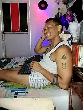 Snapshot of XhaseFoX chatting on March 8, 2025, 6:21 am XhaseFoX online show from March 8, 2025, 6:21 am