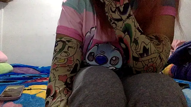 sharonlopez9611 online show from October 16, 2025, 2:53 am