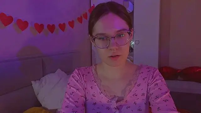 Mia Luw online show from February 21, 2026, 12:56 am