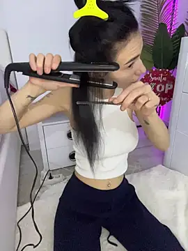 Celine Roxelle online show from December 21, 2025, 7:48 pm