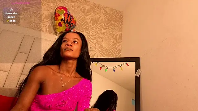 dafnnelewis online show from December 16, 2025, 11:36 am