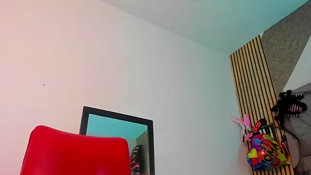 dafnnelewis online show from October 21, 2025, 11:53 am