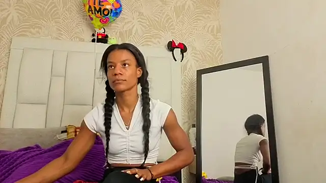 Snapshot of dafnnelewis chatting on April 25, 2026, 11:13 am dafnnelewis online show from April 25, 2026, 11:13 am