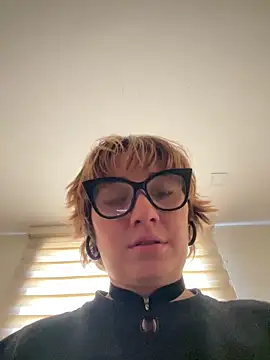 Snapshot of Maggie_Geller chatting on March 1, 2026, 5:13 pm Maggie Geller online show from March 1, 2026, 5:13 pm