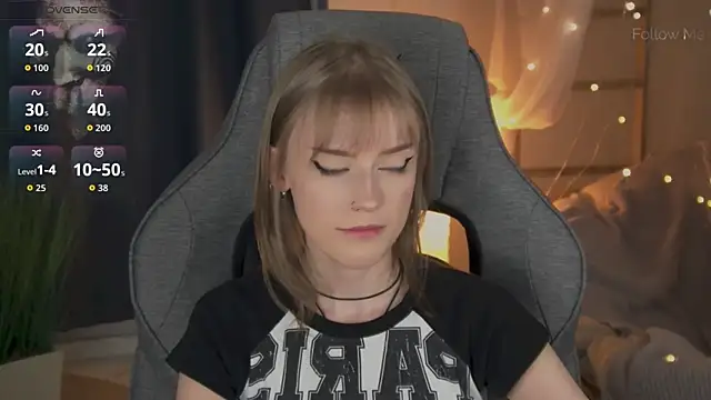 KiraMontoya online show from April 14, 2026, 5:51 pm