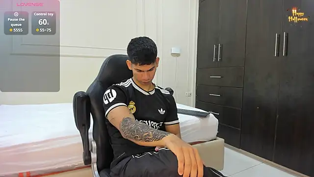 ANDRES STUD online show from April 13, 2026, 4:16 am