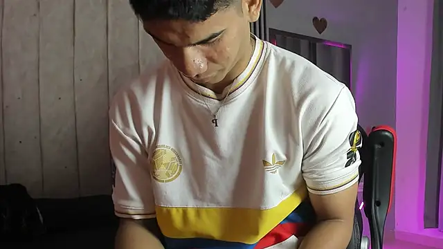 ANDRES STUD online show from November 6, 2025, 4:27 am