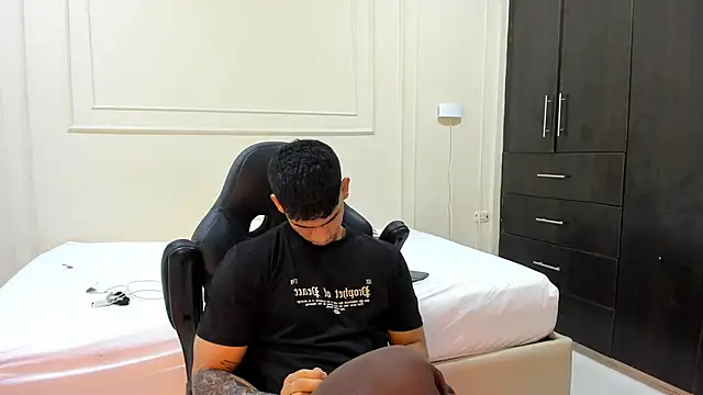 ANDRES STUD online show from April 16, 2026, 3:40 am