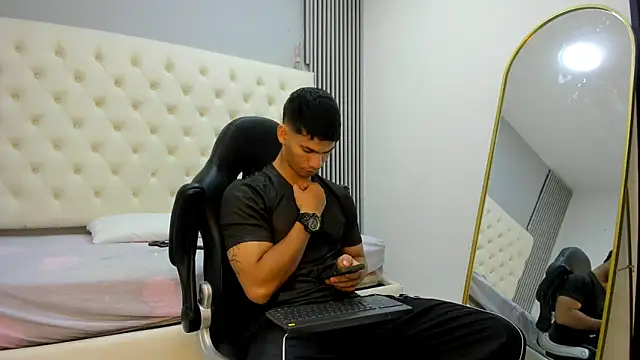 ANDRES STUD online show from March 31, 2026, 3:52 am