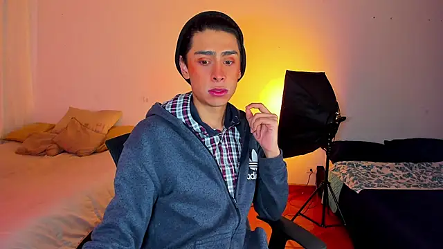 Snapshot of steve__gray chatting on March 6, 2025, 6:48 pm steve  gray online show from March 6, 2025, 6:48 pm