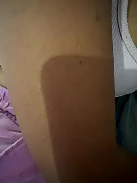 shakybabyx online show from October 18, 2025, 9:33 am