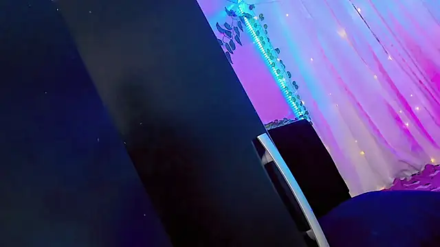 Irina milkmaid online show from March 18, 2026, 7:04 pm