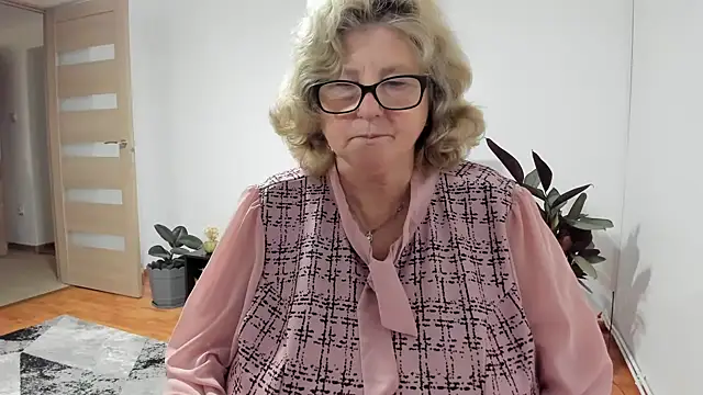 NoraJohnson6 online show from November 12, 2025, 7:12 am