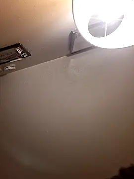 Locdawgg11 online show from November 11, 2025, 6:14 pm