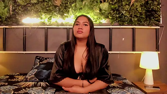 PerlaKh online show from February 4, 2025, 1:38 pm