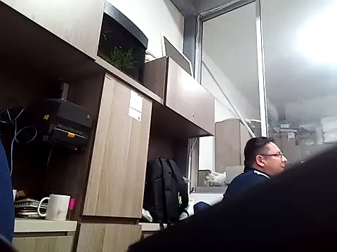 Snapshot of reyarturs13 chatting on September 12, 2025, 3:12 pm reyarturs13 online show from September 12, 2025, 3:12 pm