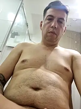 Snapshot of reyarturs13 chatting on March 14, 2025, 11:45 am reyarturs13 online show from March 14, 2025, 11:45 am