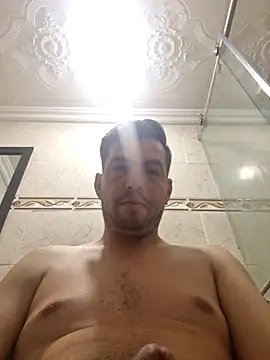 Snapshot of reyarturs13 chatting on March 21, 2025, 4:39 am reyarturs13 online show from March 21, 2025, 4:39 am