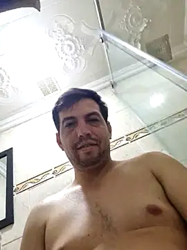 Snapshot of reyarturs13 chatting on March 11, 2025, 4:41 am reyarturs13 online show from March 11, 2025, 4:41 am