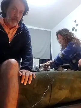 jeans and emma online show from November 7, 2025, 3:22 am